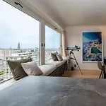 Stunning Views Over With Garage 公寓 奥斯滕德