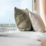 公寓 Stunning Views Over With Garage