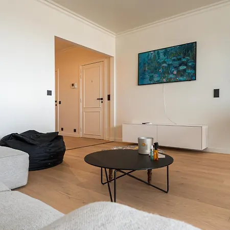 Apartment Stunning Views Over With Garage *