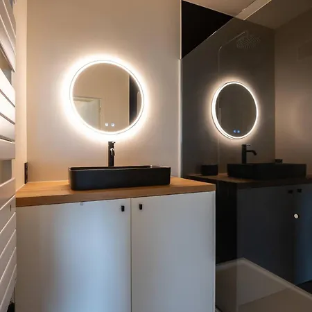 Stunning Views Over With Garage Apartment