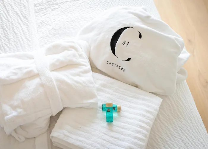 Stunning Views Over With Garage Apartment *