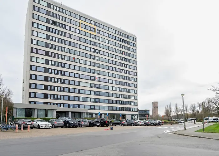 Stunning Views Over With Garage Apartment Ostend