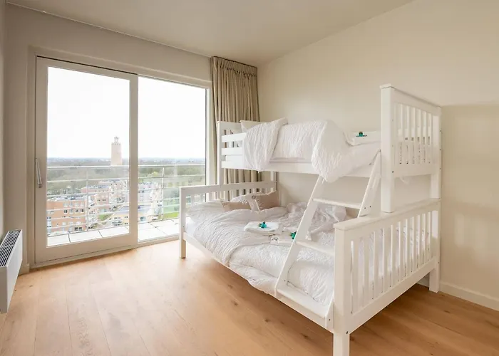 Stunning Views Over With Garage Appartement