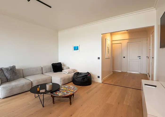 Stunning Views Over With Garage Apartment