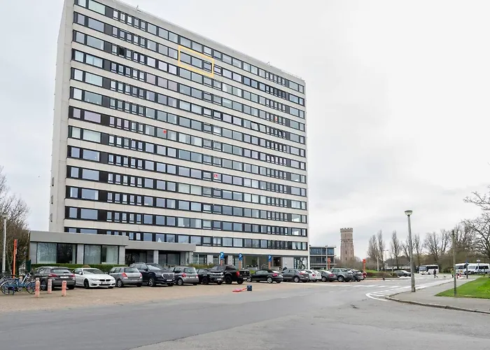 Stunning Views Over With Garage Apartment Ostende